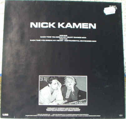 Prix argus estimations cote vente et achat du Disque vinyle Maxi Single 45 tours du mannequin et chanteur britannique Nick Kamen (n le 15 avril 1962  Harlow Essex en Angleterre) - Each Time You Break My Heart (Dance Mix - Extended Instrumental) - 1986 WEA - Warner Bros Music Ltd - Island Music Ltd - Photographie de la pochette verso(dos) - Ecrit et produit par Madonna et Stephen Bray - Extrait de l'album vinyle 33 tours LP Nick Kamen (1987) - Disques Vinyls Remix Club Dub Tubes Hits de Musique Pop des annes 80 - Vinyleticketomania